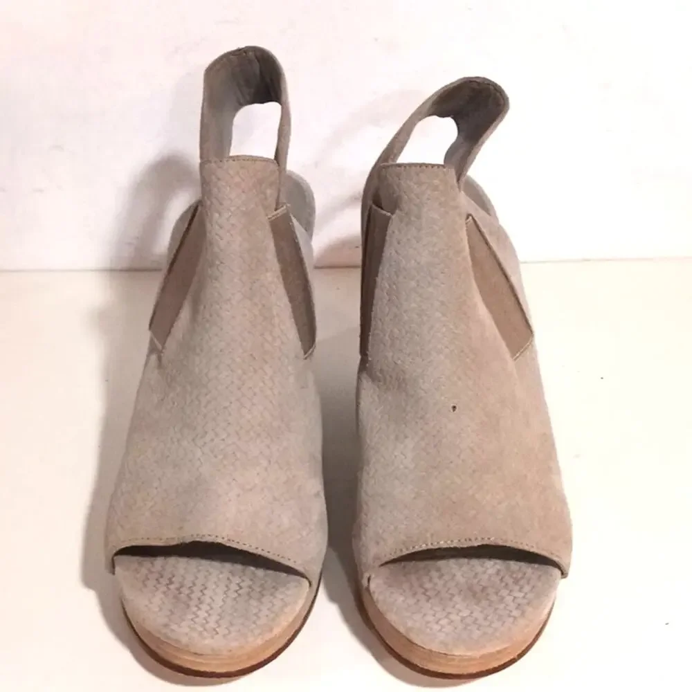 Eileen Fisher Taupe Thatched Suede Wood Stacked Statement heel size 9.5